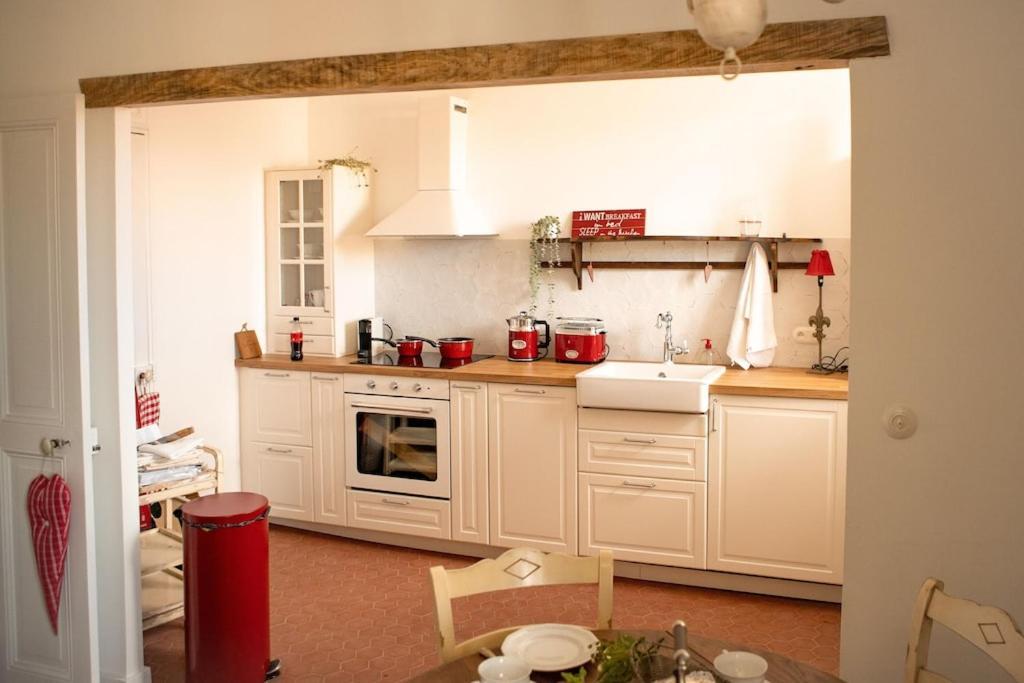 La Maison Du Bassin LʼIsle-sur-la-Sorgue 외부 사진