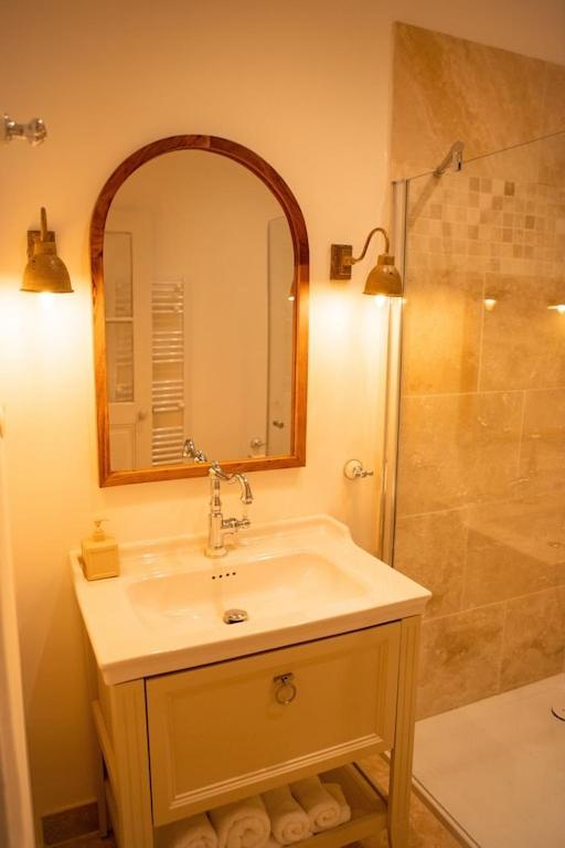 La Maison Du Bassin LʼIsle-sur-la-Sorgue 외부 사진